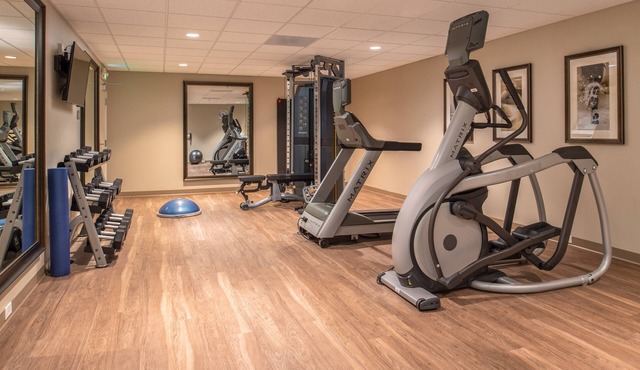 Accessible 1BR King Suite w/Breakfast + Pool