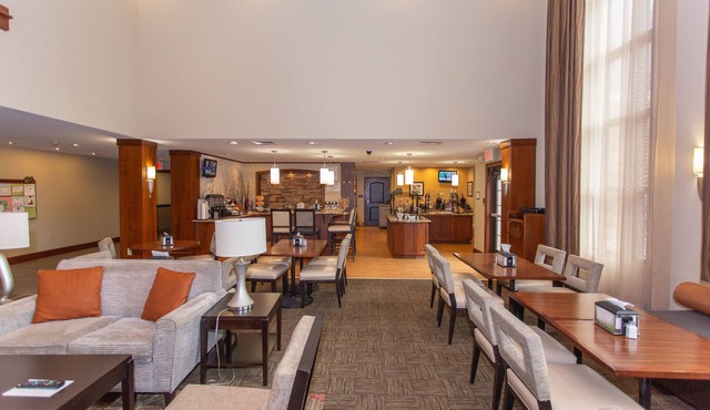 Accessible 1BR Suite w/Kitchen | Breakfast + Pool