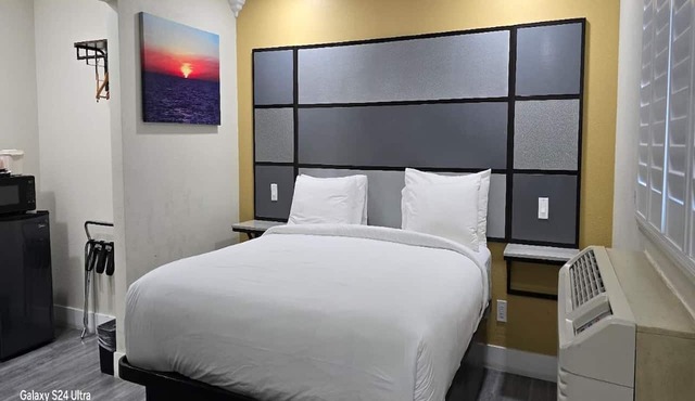 Accessible Queen Bed|Nsmk