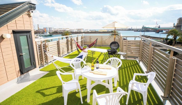 Accommodates 12 people Rooftop BBQ available Pets allowed Convenient house near the harbor Takas/Yokkaichi Mie