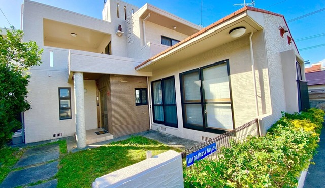 Accommodates up to 11 people Detached house in p/Nanjo Okinawa