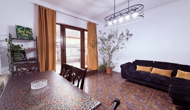 Accommodates up to 6 guests,Free parking,Near Amazonia Aquapark,Iulius Town