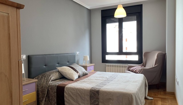 Accommodation for 6 near the coast and Oviedo