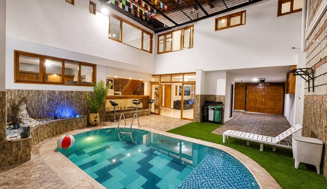 Accommodation with a private pool in Medellín -MLB