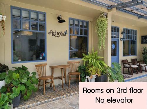 Achcha hotel - itsaraphap MRT station - Wat Arun