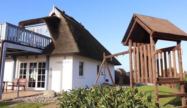 Achternkieker Comfortable holiday residence