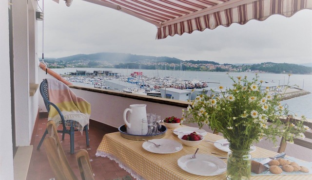 Acogedor Apartamento Familiar con Terraza en Combarro