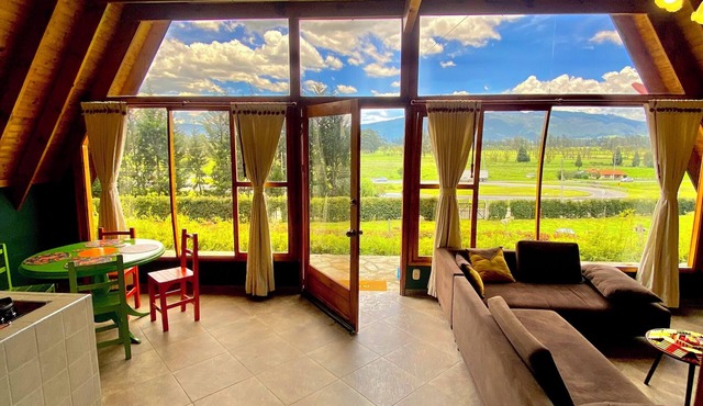Acogedor chalet mirador campestre, cerca al centro, WIFI, chimenea y parrilla.