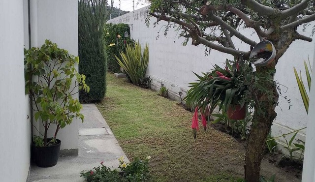 Acogedora casa de campo de 3 dormitorios con WiFi en Guayllabamba.