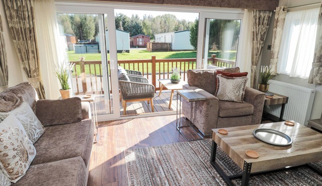Acorn Lodge