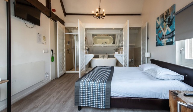 Acostar Hotel