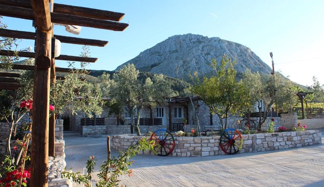 Acrocorinth Apartments
