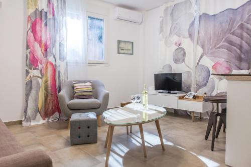 Acropolis Quiet Apartment