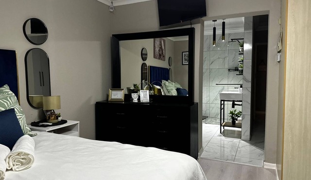 Acuvea In - Modern and electricity backed up 3bedroom & 2 full bathroom house.