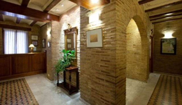 Ad Hoc Monumental Hotel