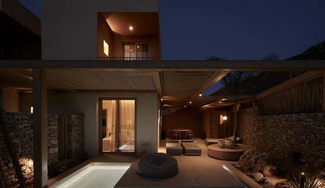 Adama - Luxury Junior Suite with Indoor Jacuzzi
