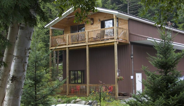 Adirondack Vacation Rental - close to water's edge *Open Spring/Summer/Fall*