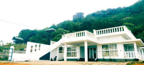 Adithya resort vagamon