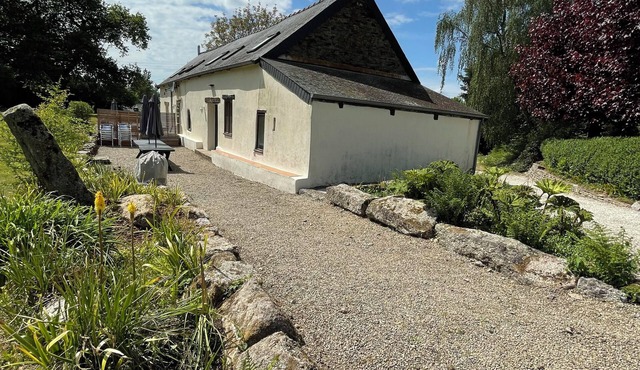 Adjoining houses with heated pool, sleeps 15