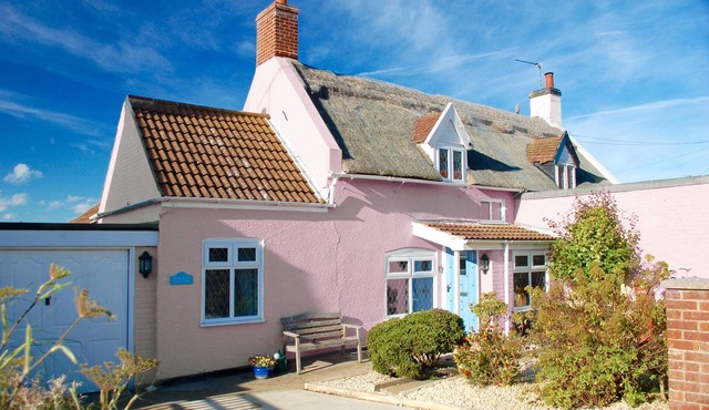 Admiral Cottage, Cosy Thatched Cottage Close To Sea & Sand Dunes