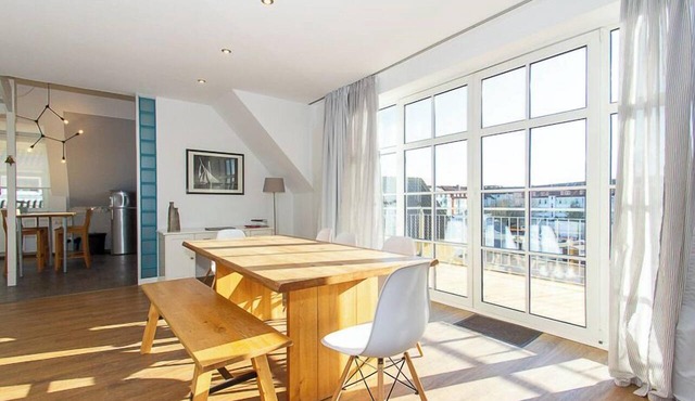 Admiralskoje, luxurious duplex apartment centrally and close to the beach in Warnemünde