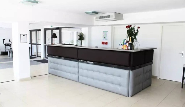 Adonis Residence Aix-en-Provence - Communicating Studios 4 people