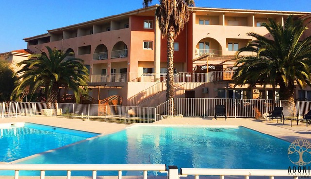 Adonis St Florent