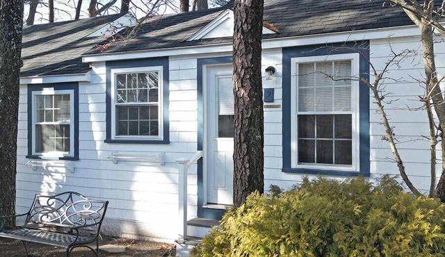 Adorable 1 bedroom cabin only 50 ft from beach#1