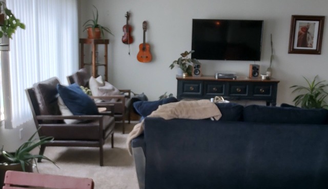 Adorable 3 Bedroom/1 Bath In Town Nampa Idaho. Arcade room!
