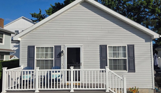 Adorable Beach House in perfect location