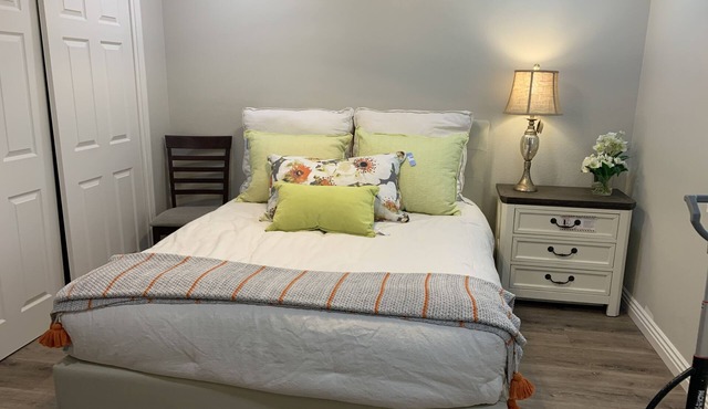 Adorable, elegant, small unit, private entrance