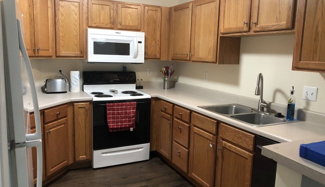Adorable furnished apartment with ALL the amenities!