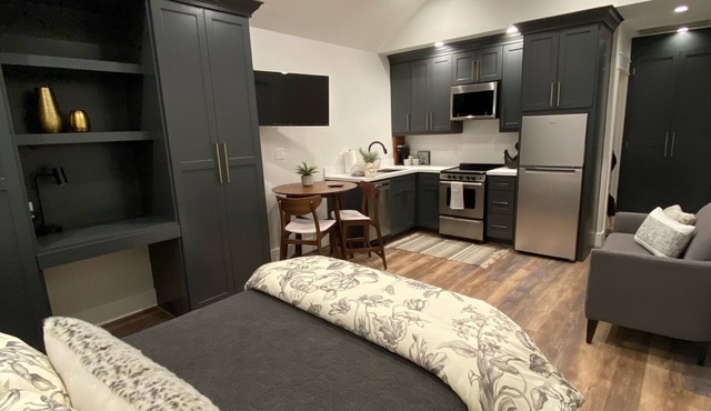 Adorable garage apartment.