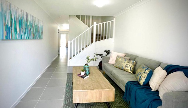 Adorable Modern 4 Br House WiFi & Parking