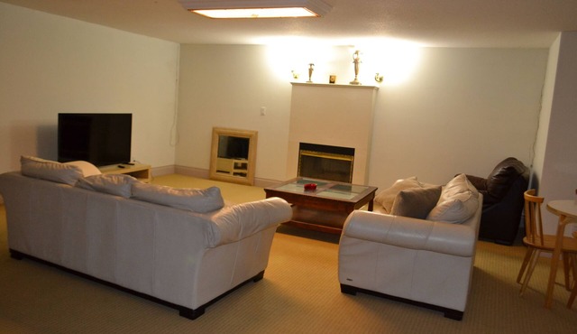 Adorable spacious basement suite