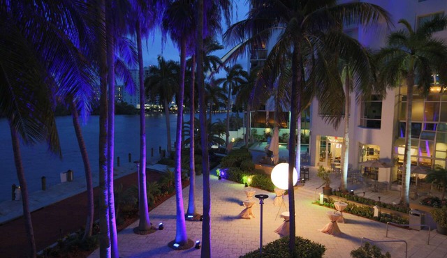 ADORNED WITH BEAUTY, FRAMED NY NATURE, APARTMENT, BLK FROM BCH, ON INTERCOASTAL.