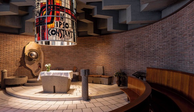 Adoro Hotel