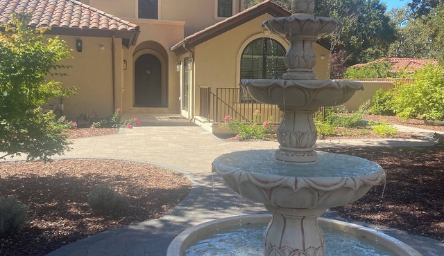 ADU studio guesthouse unit in a brand new 2/3 acre Spanish mansion In Atherton