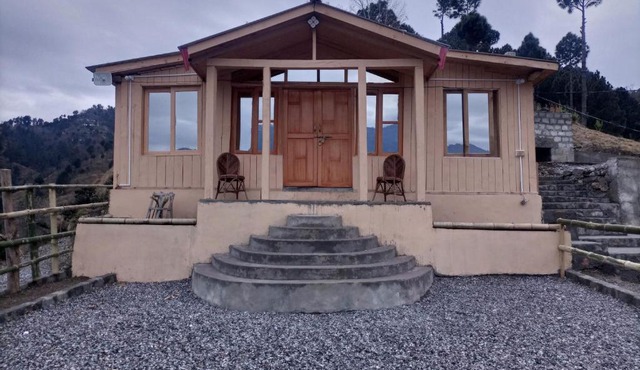 Adults Only! Kashmir Eagle Heights Cottage & Restaurant by LMC