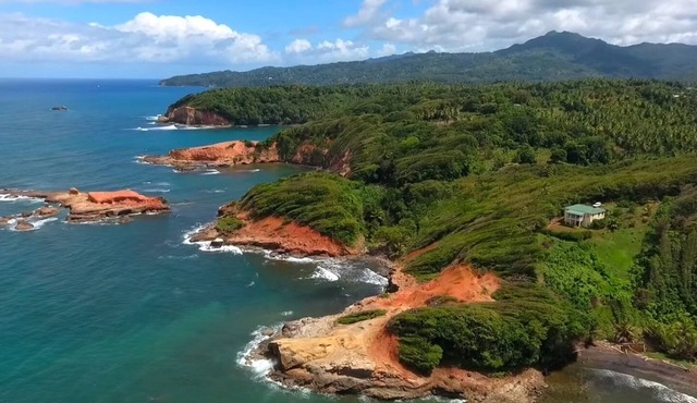 ADVENTUROUS, SECLUDED VILLA WITH STUNNING VIEWS