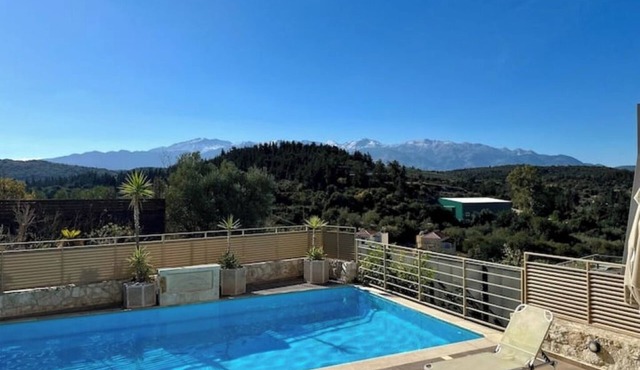 Aegean View Villa, 2-min Drive to Almyrida Beach with Private Pool and Views