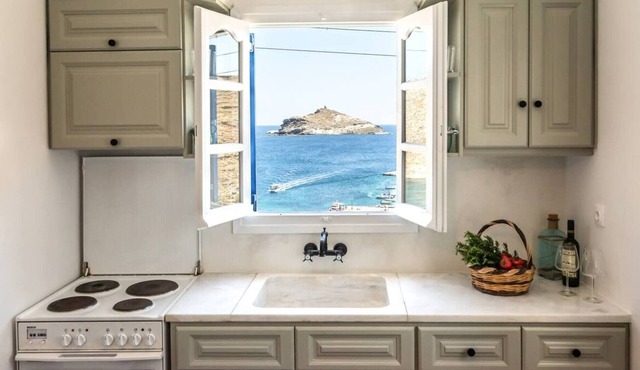 AegeanDreamBnB Laidback Luxe 3BR Steps from Beach
