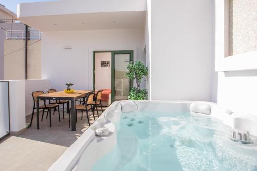 Aegora Residence