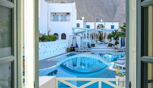 Aeolis Santorini