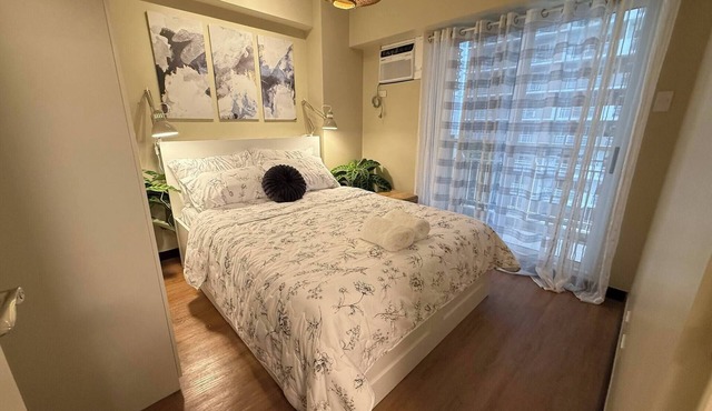 Aesthetic Cozy Apartment Condo with pool balcony & deck