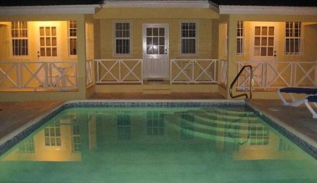 Affinity Villas Apartment 1 Tranquil location, close to beach