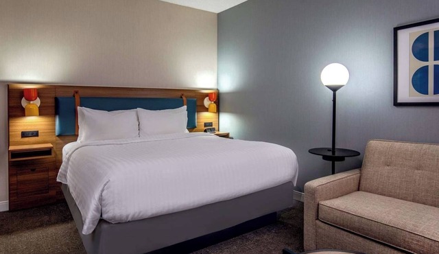 Affordability Meets Comfort! Near The Hall at Patriot Place, Pet-Friendly