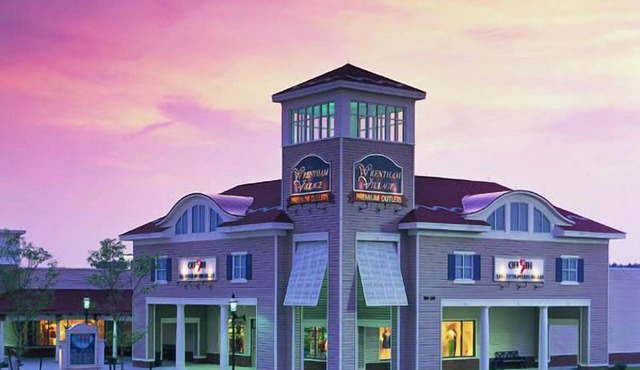 Affordable Accommodation Near Capron Park Zoo! FREE Breakfast & Parking!