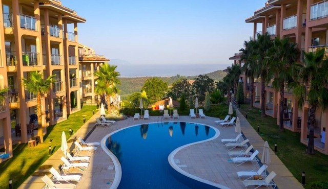 Affordable Flat with Communal Pool in Kusadasi-Awz147