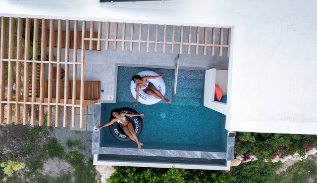 Affordable luxury, with runway views and tropical breeze.